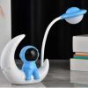 Lámpara Luna Astronauta Sentado 3D Recargable – Iluminación y Decoración Espacial