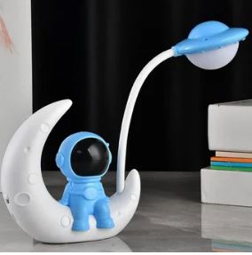 Lámpara Luna Astronauta Sentado 3D Recargable – Iluminación y Decoración Espacial