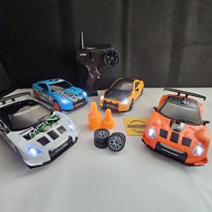 Auto Drift RC 2.4G de Colección a Control Remoto con Luces LED y Llantas Intercambiables