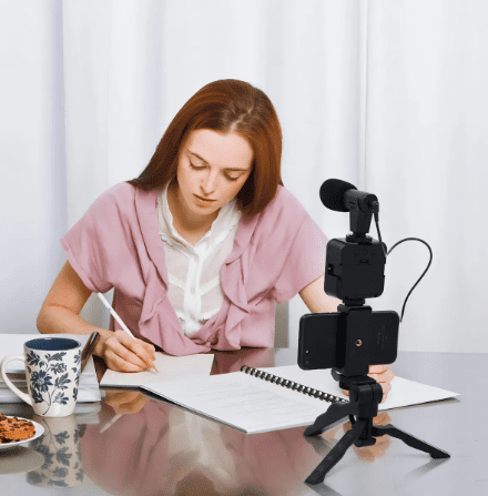 Kit Estabilizador con Luz LED AY49 para Celular | Soporte Vlog Profesional Color Negro - Image 7